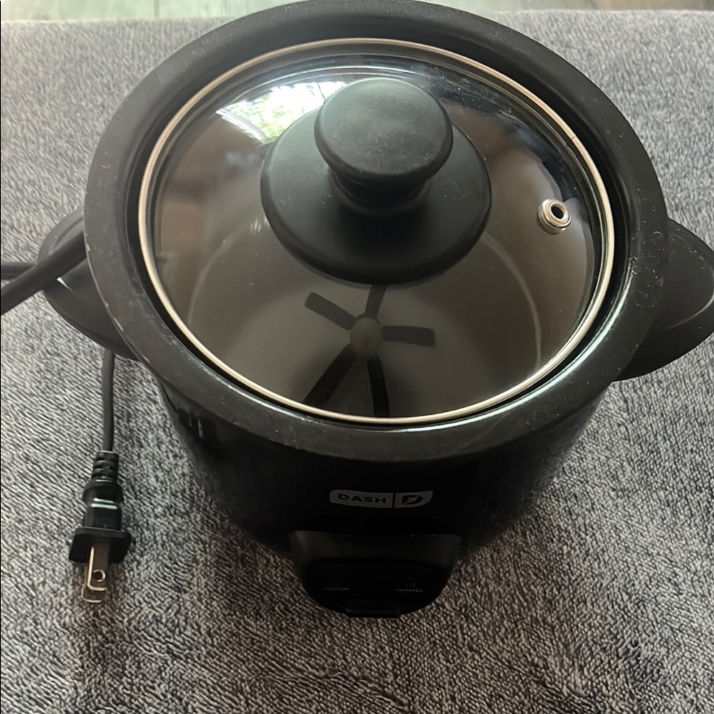 Dash Black Mini Rice Cooker - Picture 4 of 9